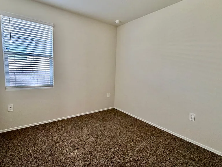 35433 W San Alvarez Ave — Photo 10