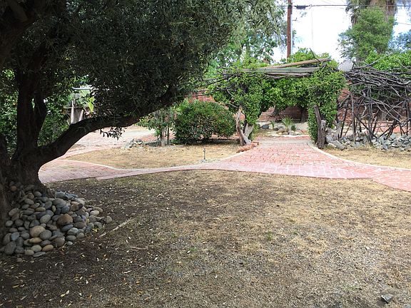 5th image of 2725 E Princeton Ave