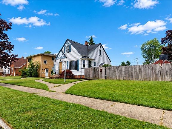 2nd image of 8423 Greenlawn Ave