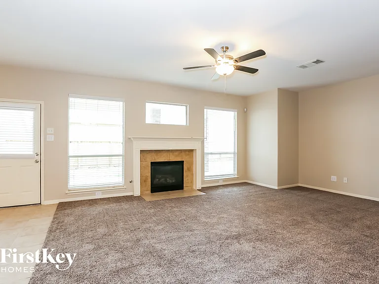 18210 Olive Tree Ct — Photo 3