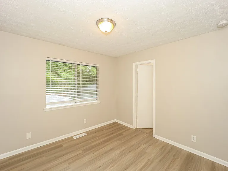 9036 Sterling Ridge Ln — Photo 16