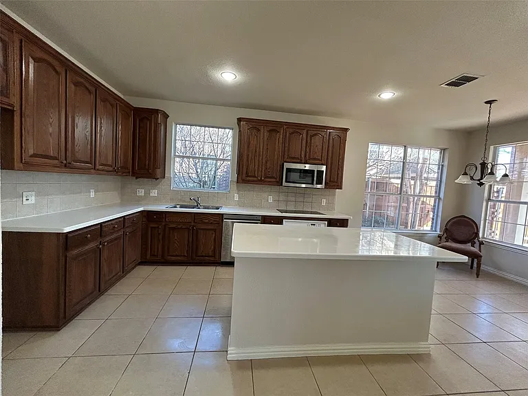 4116 Binley Dr — Photo 10
