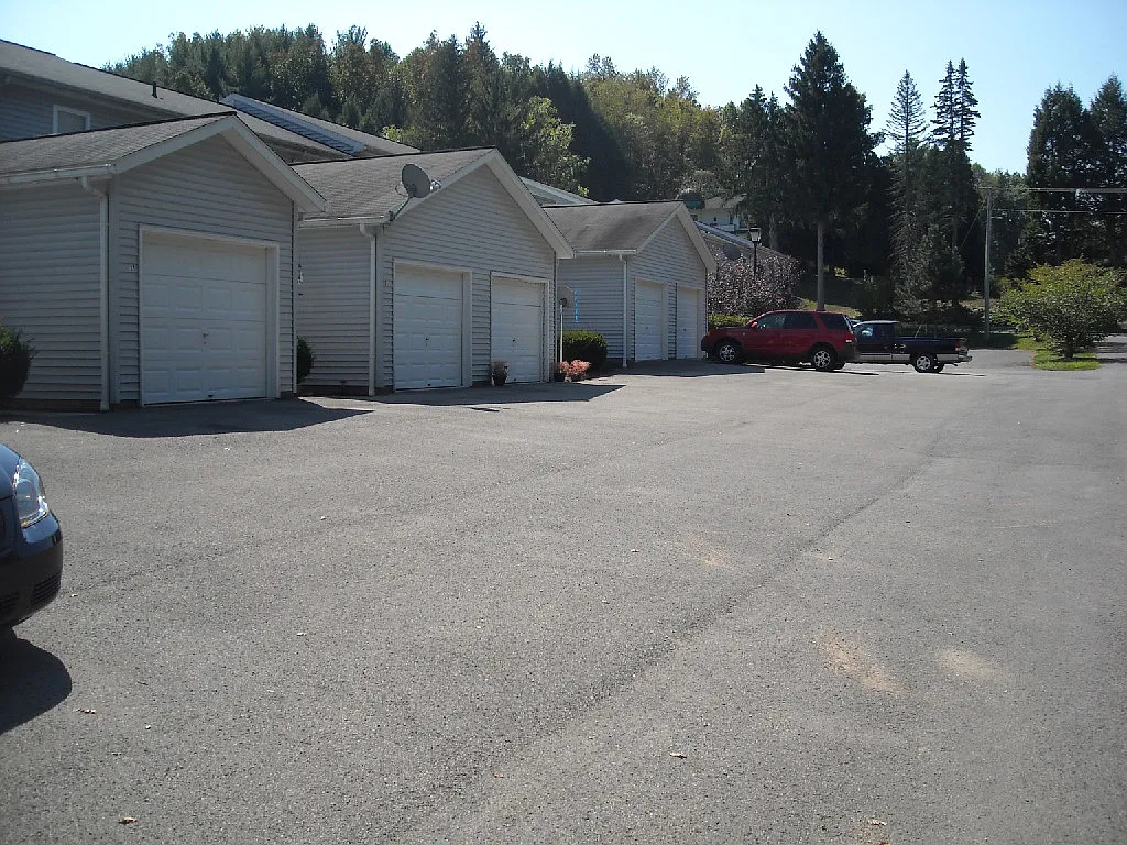 Garage Parking - 9 Bridgewater Ln