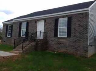 102 Emerald Farm Rd, Greenwood, SC 29646