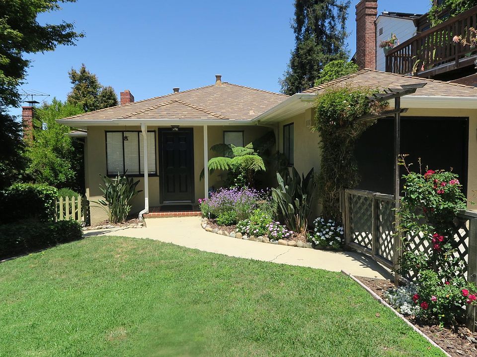 1st image of 4238 Dunsmuir Ave
