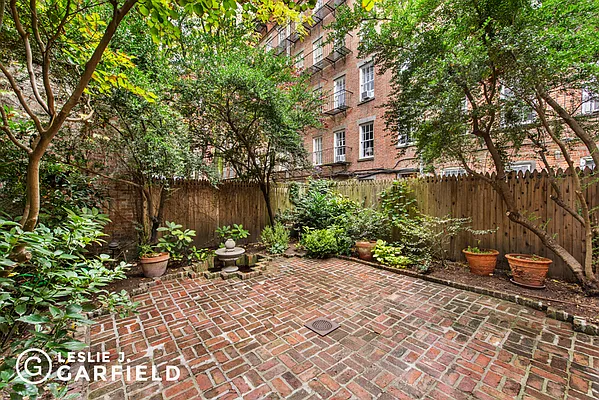 Rented by Leslie J. Garfield | media 16