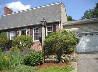 90 Hawthorn Cir, Woonsocket, RI 02895