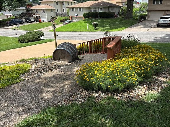 5th image of 3426 Linda Ln