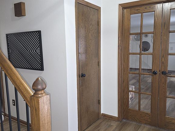4th image of 300 Regency Ct