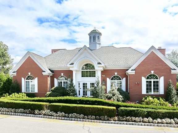 4th image of 442 Hartford Dr
