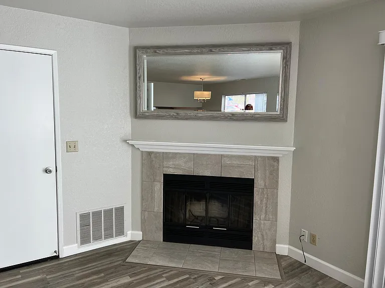2524 Charlene Ln — Photo 3
