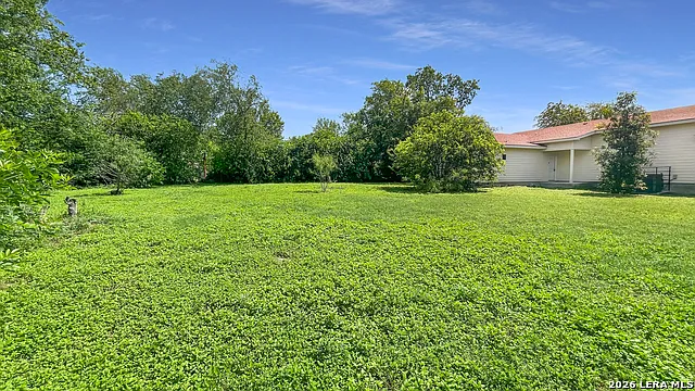 233 Esmeralda Dr — Photo 37