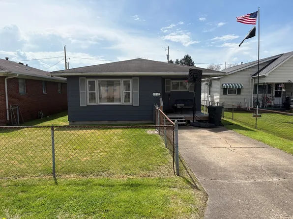 2010 Walnut St, Kenova, WV 25530