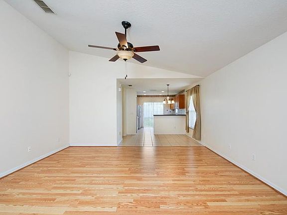 4th image of 4939 Santa Clara Dr