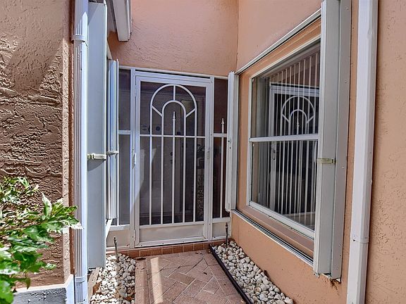 3rd image of 5538 Royal Lake Cir