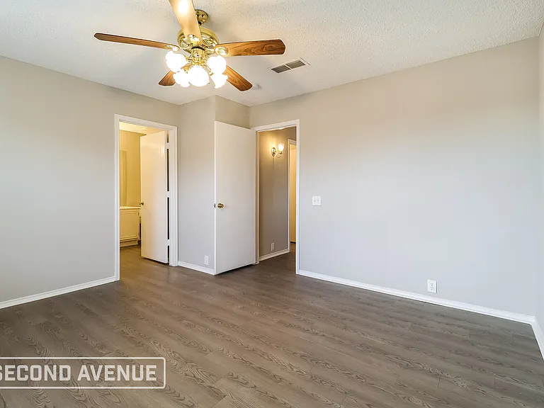 8525 Auburn Dr — Photo 11