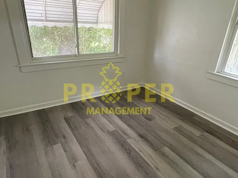 827 Randolph St — Photo 7