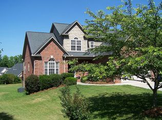 4481 Lochurst Dr, Pfafftown, NC 27040