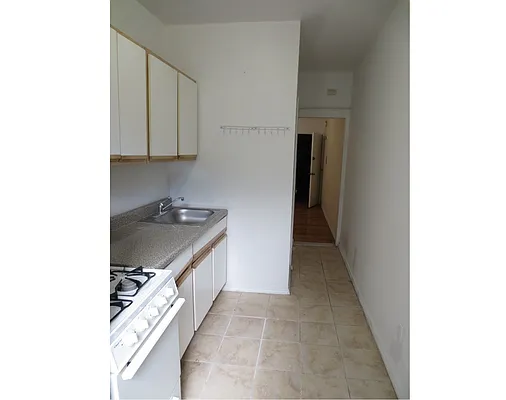 Rented by Block & Lot Real Estate | media 28