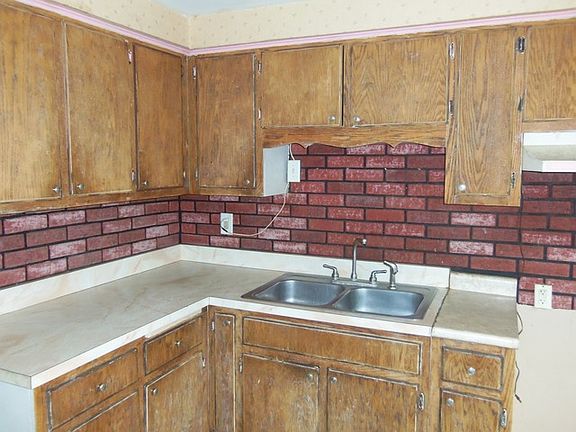 5th image of 2511 Richmond St