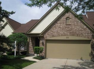 212 Lorraine Cir, Bloomingdale, IL 60108