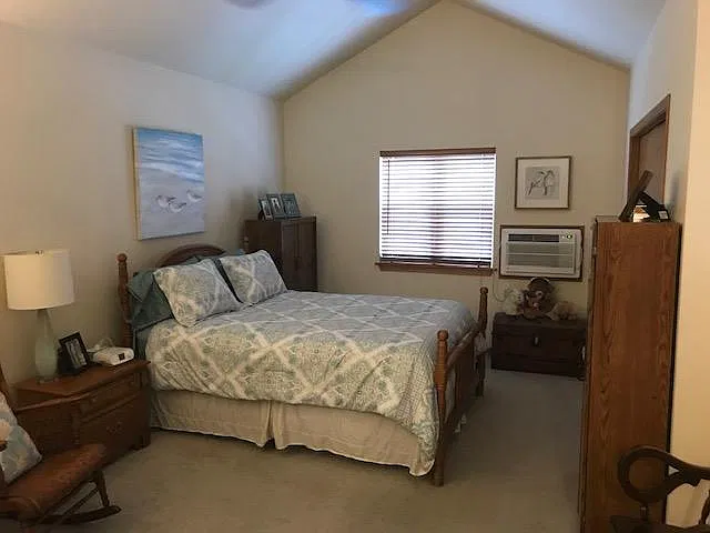 1 bed, 950 sqft, $1,100 — Photo 3