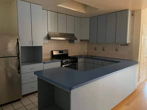 1st image of 515 Anza St