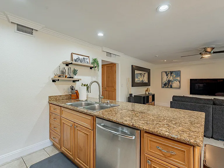 1127 N Granite Reef Rd — Photo 4