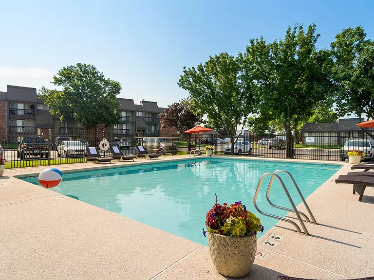 Brookwood on 86th - Move-In Today and Receive a $500 Visa Gift Card! — Photo 6