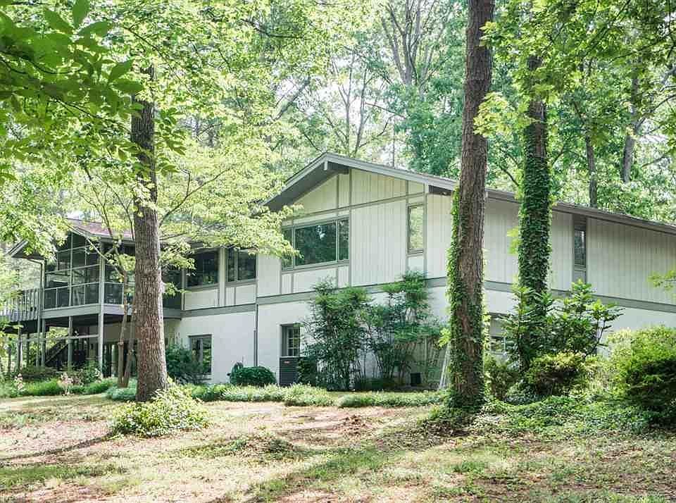 1st image of 230 Forest Glen Dr