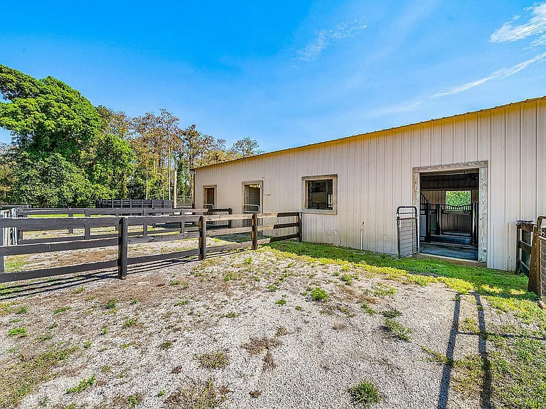 6149 Park Ln E #BARN — Photo 11