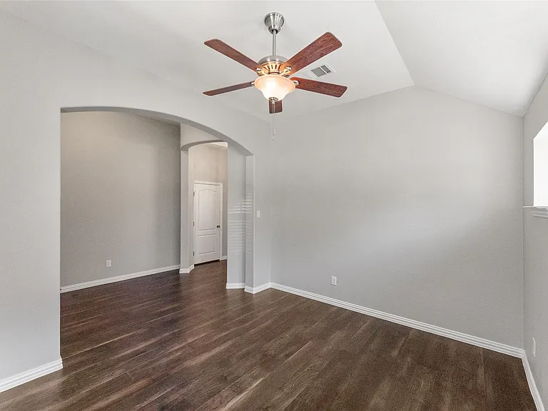 1004 Water Garden Cir — Photo 1
