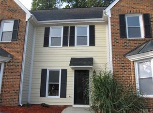 10 Forest Gln, Chapel Hill, NC 27517