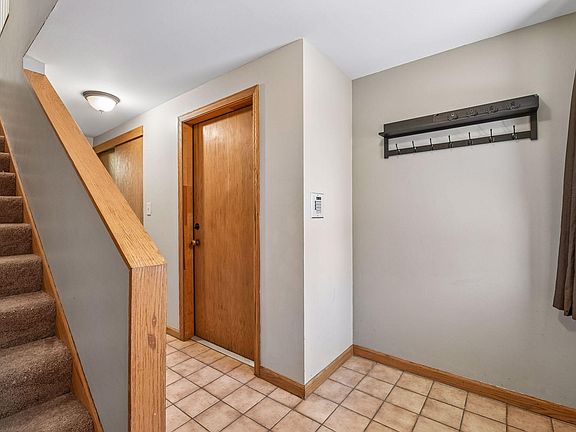 5th image of 4943 Bayswater Rd