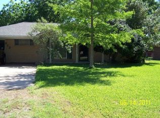 212 Southern Oaks Dr, Lake Jackson, TX 77566