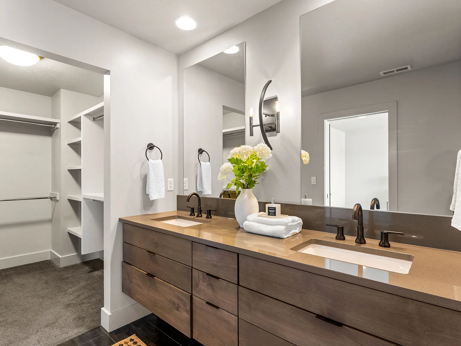 2 bed, 2163 sqft, $3,400 — Photo 4