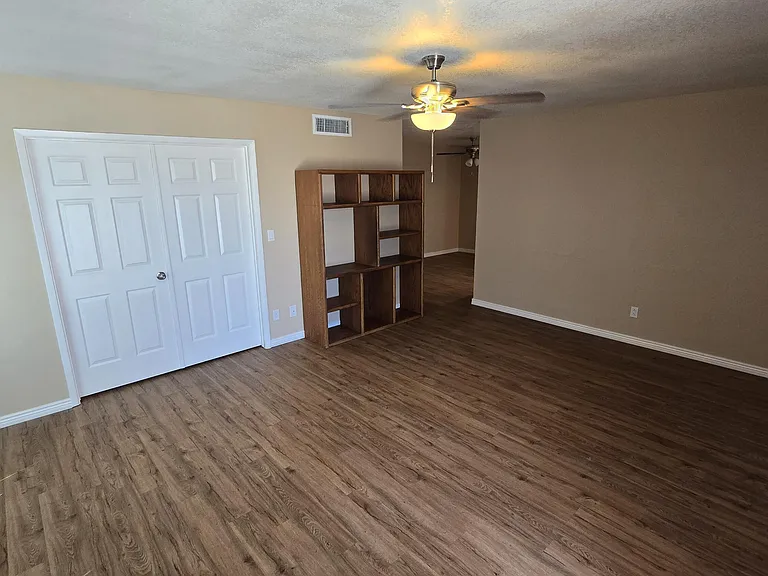 5128 W Surrey Ave — Photo 5