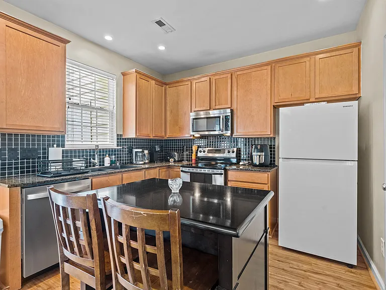 4134 Brenmar Ln — Photo 11