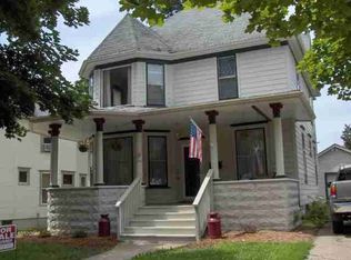 211 S Emmett St, Genoa, IL 60135