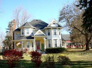 39W596 Old Burlington Rd, St Charles, IL 60175