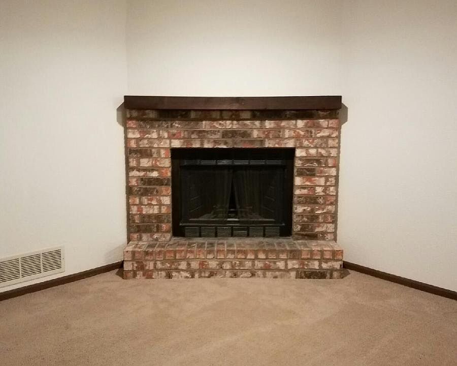 1st image of 1902 NE Knollbrook St
