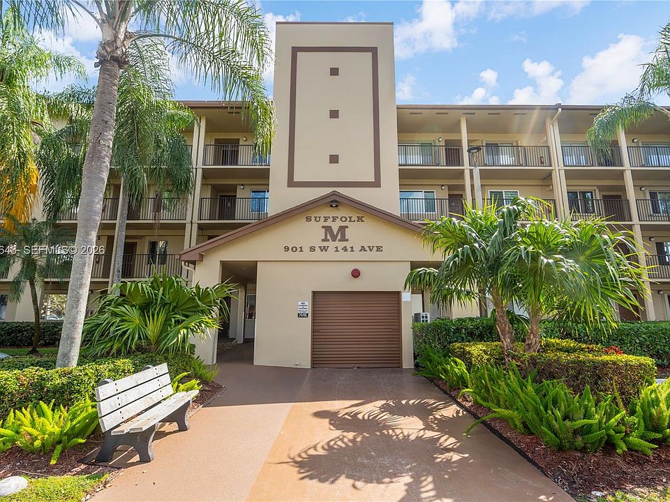 1st image of 901 SW 141st Ave APT 405M
