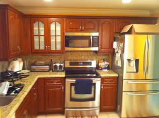 16466 SW 71st Ter, Miami, FL 33193