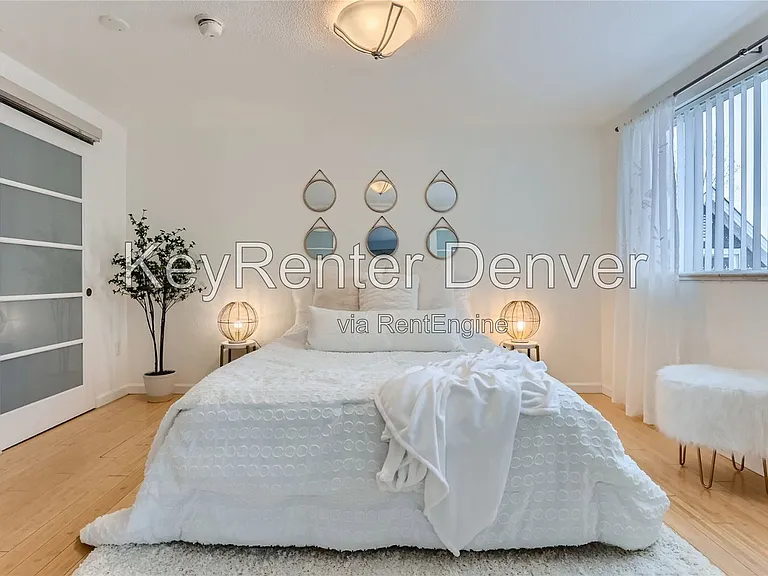 1032 N Clarkson St #307 — Photo 6