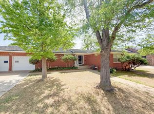 2112 Mary Ellen St, Pampa, TX 79065