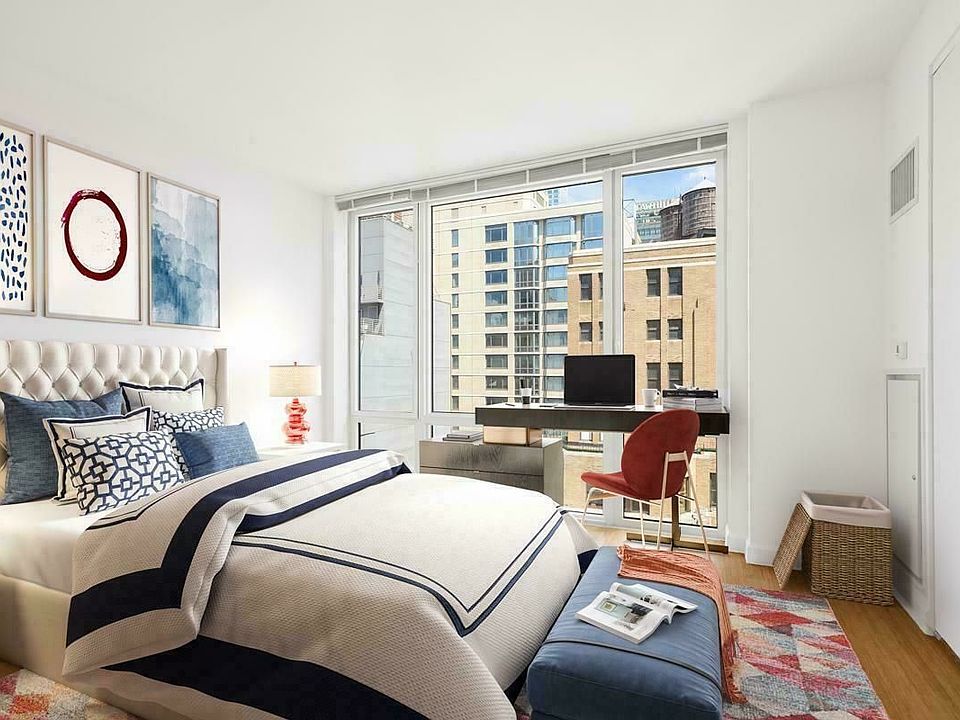 1st image of 320 W 38th St APT 905