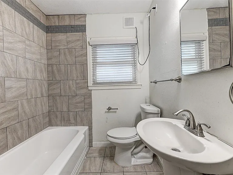 2509 Shakespeare St #1 — Photo 9