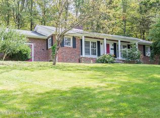 126 Roosevelt Rd, Hyde Park, NY 12538