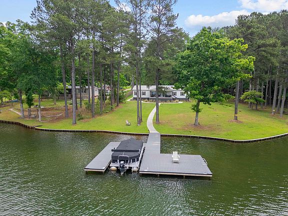 3rd image of 322 River Lake Dr