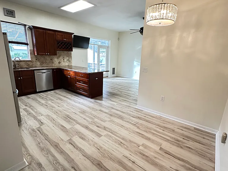 1702 Avant St — Photo 4